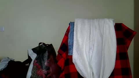 girlie o online show from 01-22-25, 05:49