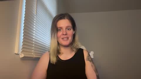 Snapshot of wldntulik2no chatting on 12-31-24, 07:18 Moth online show from 12-31-24, 07:18