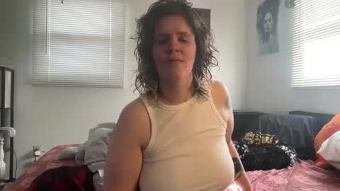 Snapshot of wldntulik2no chatting on 02-04-25, 05:12 Moth online show from 02-04-25, 05:12