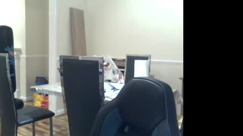 Snapshot of wobble444 chatting on 01-25-25, 01:21 wobble444 online show from 01-25-25, 01:21