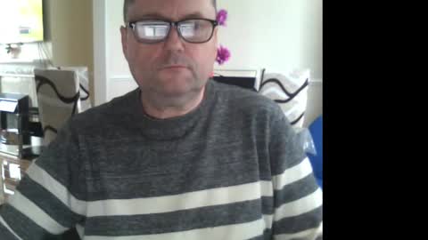 Snapshot of wobble444 chatting on 02-13-25, 10:34 wobble444 online show from 02-13-25, 10:34