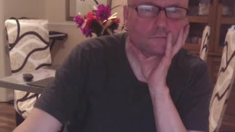 Snapshot of wobble444 chatting on 06-12-26, 12:31 wobble444 online show from 06-12-26, 12:31