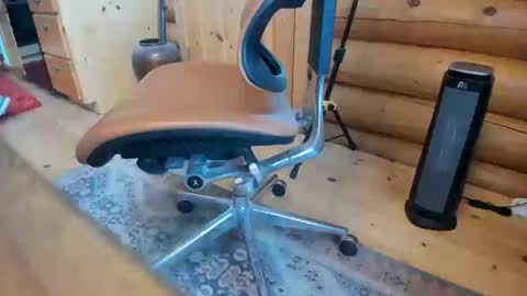 Snapshot of wobbleon chatting on 02-05-25, 06:37 Gobbleon online show from 02-05-25, 06:37