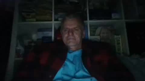 wohnung_at online show from 02-12-25, 08:06