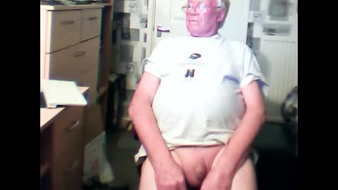 wolcol80 online show from 01-03-25, 12:22