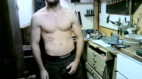 wolf021221 online show from 11-16-25, 04:56