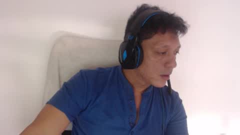 Snapshot of wolf_2765 chatting on 10-13-25, 08:53 Wolf online show from 10-13-25, 08:53