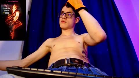  W O L F  online show from 12-01-25, 11:37