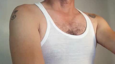 Snapshot of wolfofsea chatting on 10-31-25, 10:55 Luis online show from 10-31-25, 10:55