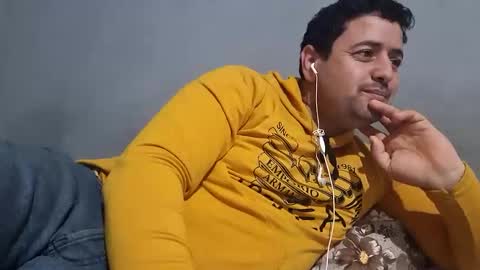 Snapshot of wolfrot chatting on 01-19-25, 02:25 wolf boy online show from 01-19-25, 02:25