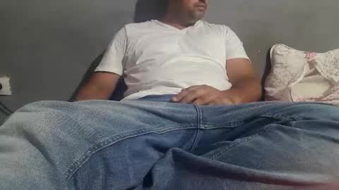 Snapshot of wolfrot chatting on 09-22-25, 03:08 wolf boy online show from 09-22-25, 03:08