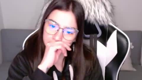 Alex online show from 10-21-25, 01:39