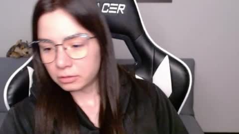 Snapshot of wolfs_daughter chatting on 07-02-26, 03:23 Alex online show from 07-02-26, 03:23