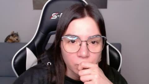 Snapshot of wolfs_daughter chatting on 07-08-26, 02:05 Alex online show from 07-08-26, 02:05