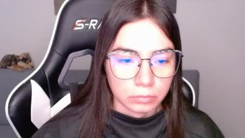 Snapshot of wolfs_daughter chatting on 07-18-26, 02:05 Alex online show from 07-18-26, 02:05
