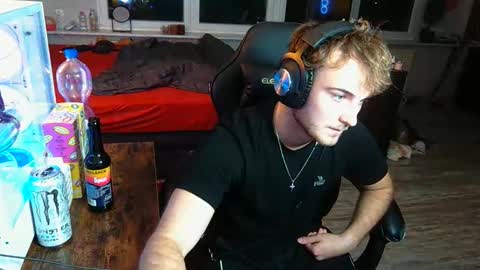 wollenjunge2006 online show from 10-05-25, 06:39