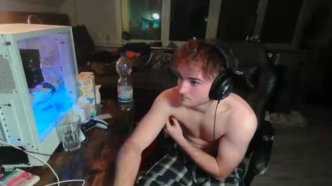 wollenjunge2006 online show from 11-10-25, 09:58