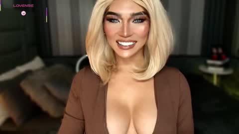 Julia online show from 11-30-25, 01:31