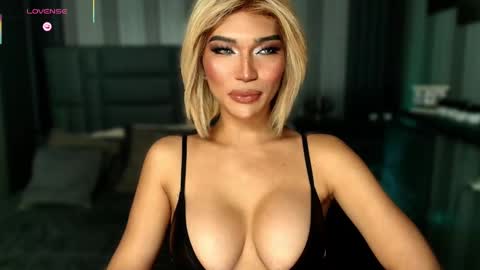 Julia online show from 12-17-25, 01:22