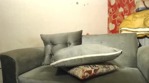 SHENIEL RODRIGUEZ online show from 12-18-24, 05:59