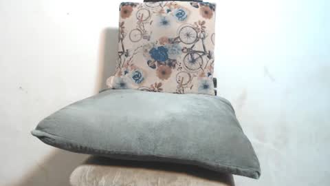 SHENIEL RODRIGUEZ online show from 01-25-25, 08:42