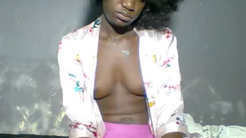 Snapshot of wonders0786 chatting on 12-18-25, 06:19 Your black bunny online show from 12-18-25, 06:19