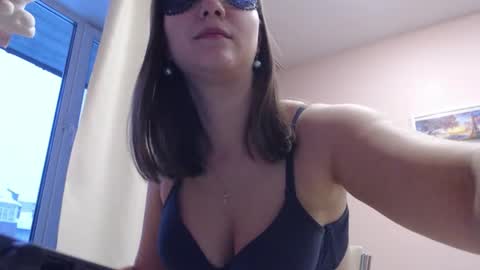 Snapshot of woodland_peony chatting on 12-22-25, 03:03 Woodland Peony online show from 12-22-25, 03:03