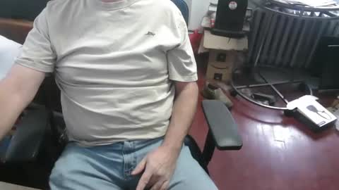 woodworker6473 online show from 11-19-25, 03:23