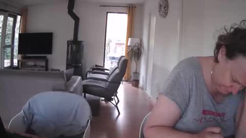 woodwurm and Snoeske online show from 04-07-26, 06:03