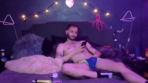 wooferpig online show from 12-20-25, 02:40