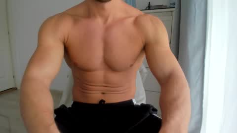 Snapshot of woolfiie chatting on 11-18-25, 09:14 Wolfie online show from 11-18-25, 09:14