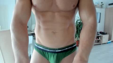 Snapshot of woolfiie chatting on 11-19-25, 09:53 Wolfie online show from 11-19-25, 09:53