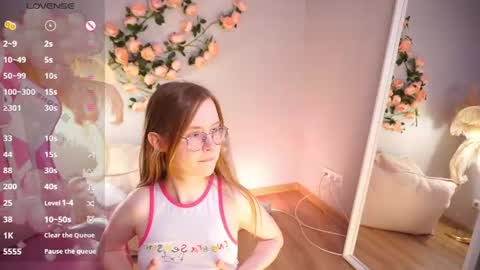 Snapshot of woooobble chatting on 06-17-26, 01:56 woooobble online show from 06-17-26, 01:56