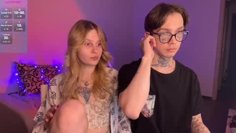 Snapshot of worldofllove chatting on 01-18-25, 07:58 Arnika and Simon online show from 01-18-25, 07:58