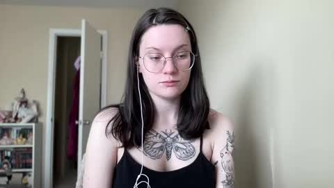 Lucina online show from 12-27-24, 03:26