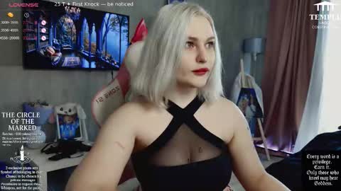 Snapshot of wounded_goddess chatting on 10-12-25, 08:02 Goddess Sophy online show from 10-12-25, 08:02