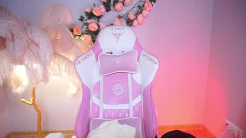Snapshot of wow_angel chatting on 05-19-26, 05:36 wow_angel online show from 05-19-26, 05:36