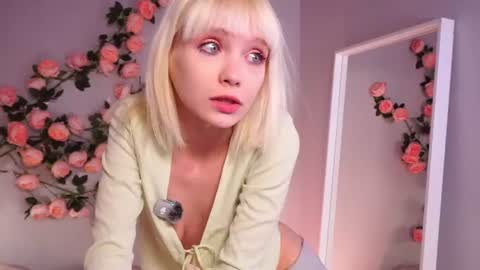 Snapshot of wow_angel chatting on 08-02-26, 05:39 wow_angel online show from 08-02-26, 05:39
