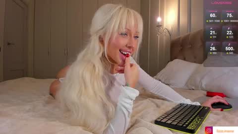 Liza online show from 12-23-24, 03:23