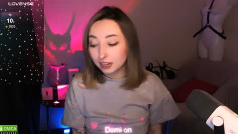 Snapshot of wow_sue chatting on 01-28-25, 06:05 Sue online show from 01-28-25, 06:05