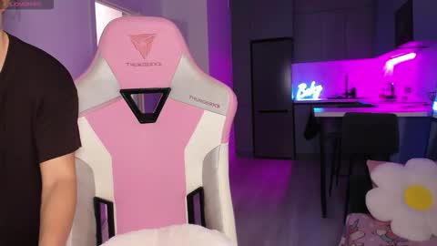 Snapshot of wowlovie666 chatting on 01-05-26, 06:00 Emi online show from 01-05-26, 06:00