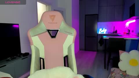 Snapshot of wowlovie666 chatting on 01-13-26, 05:07 Emi online show from 01-13-26, 05:07