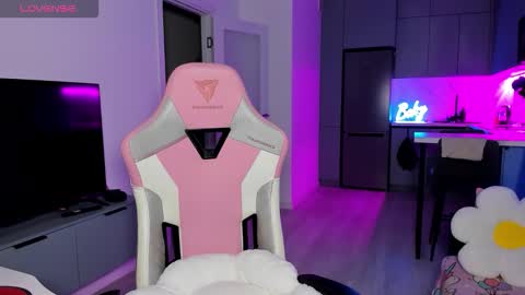 Snapshot of wowlovie666 chatting on 01-31-26, 07:11 Emi online show from 01-31-26, 07:11