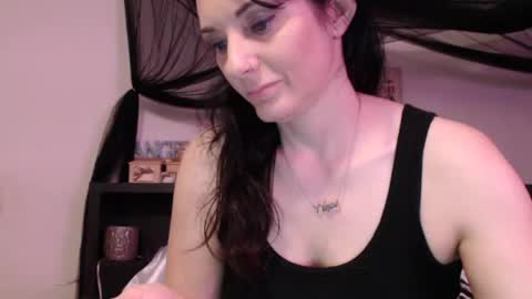 Snapshot of wrenleigh chatting on 06-21-26, 04:48 Crystal Lake online show from 06-21-26, 04:48
