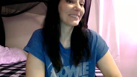 Snapshot of wrenleigh chatting on 06-24-26, 04:44 Crystal Lake online show from 06-24-26, 04:44