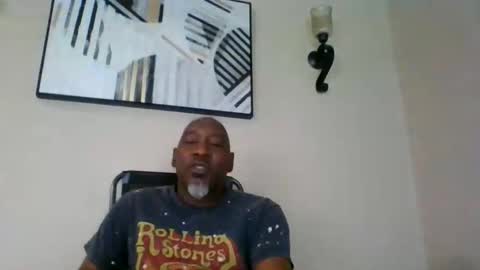 Snapshot of wun2wun2 chatting on 06-08-26, 02:06 wun2wun2 online show from 06-08-26, 02:06