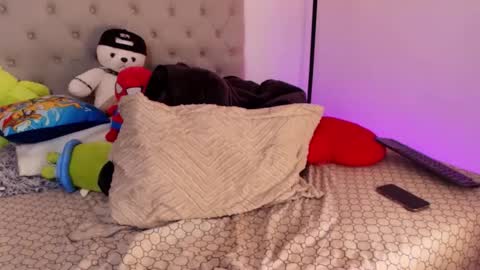 wyatt online show from 10-28-25, 01:31