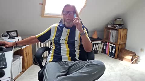 WyattEarp64 online show from 09-11-25, 10:37