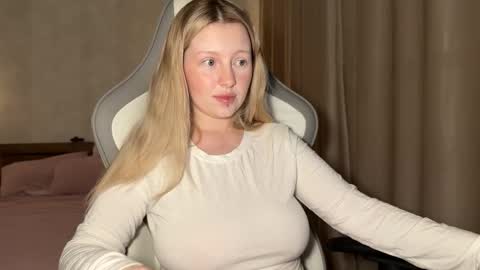 eva online show from 10-24-25, 04:47