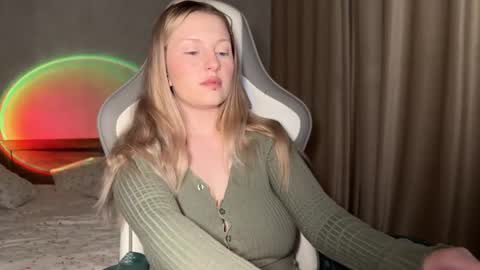 eva online show from 12-15-25, 05:28